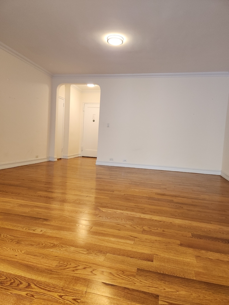 East 46th Street /3rd ave - Photo 5