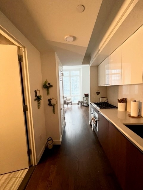 605 West 42nd Street - Photo 8