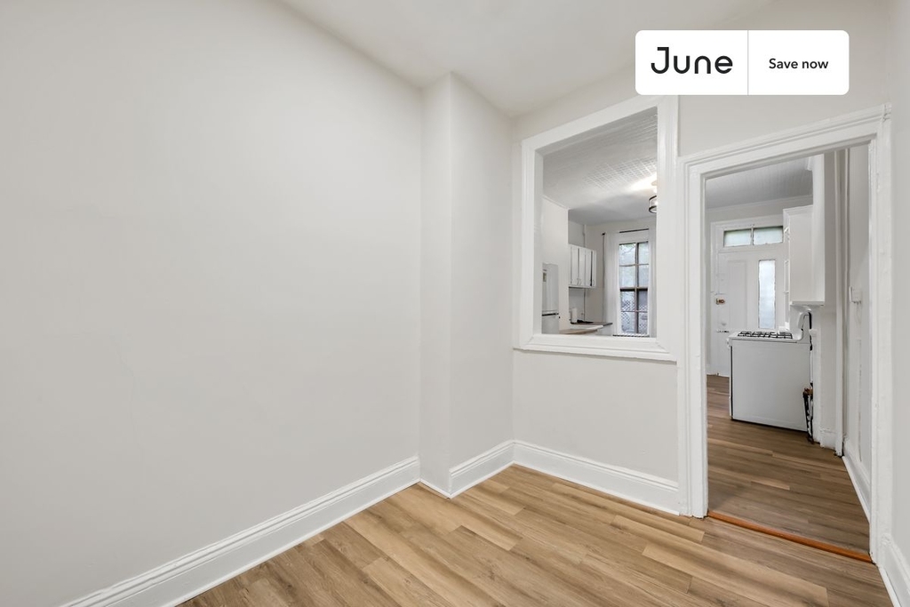 441 West 48th Street - Photo 8