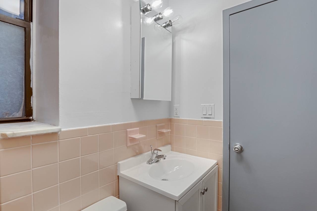 405 East 90th Street - Photo 14