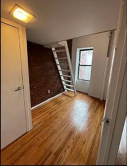 372 West 46th Street - Photo 3
