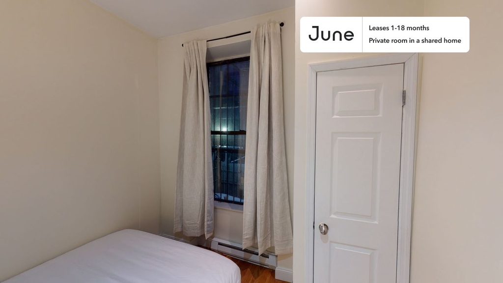 118 West 109th Street - Photo 5