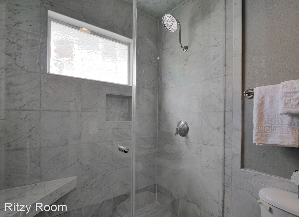 5002 Junius Street - Photo 9