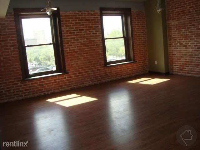 110 Bagby St - Photo 2