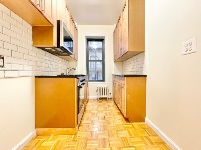 East 79th Street - Photo 2