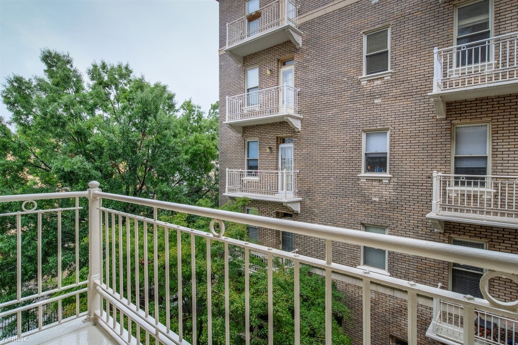 1308 Clifton St Nw Apt 217 - Photo 2