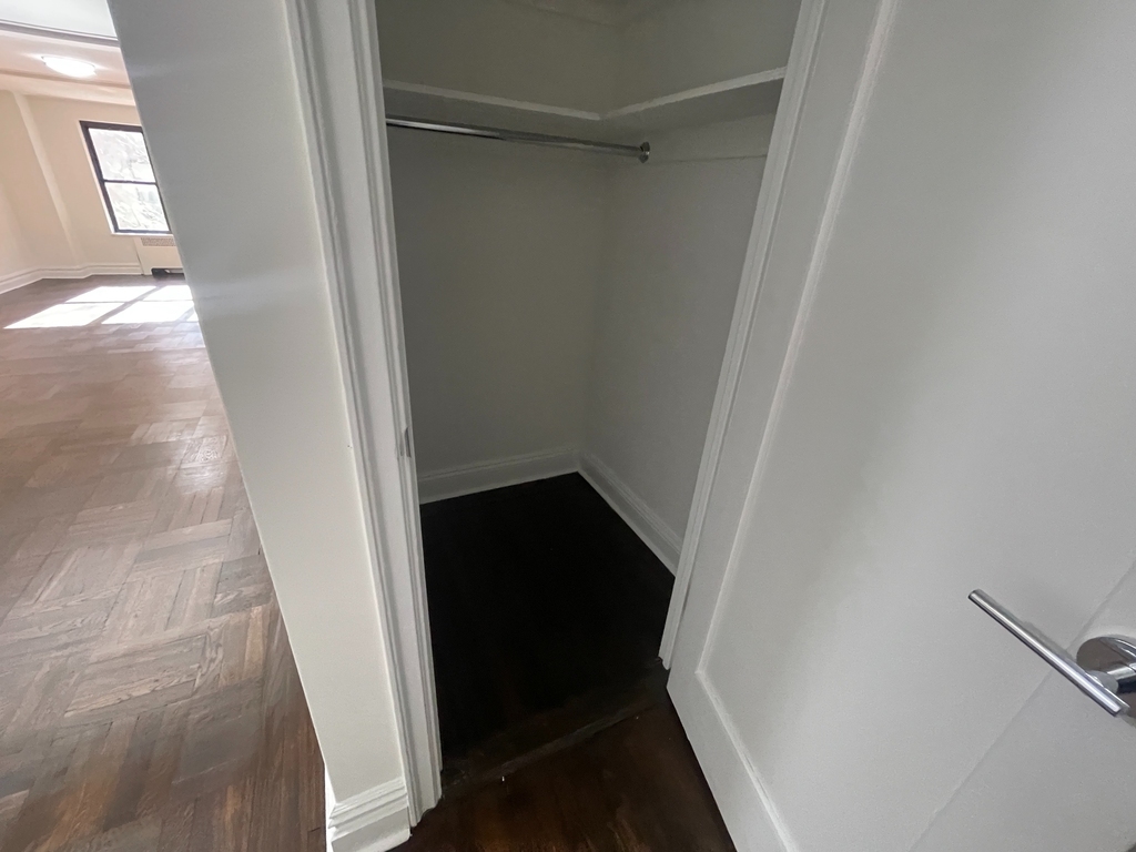 East 38th Street - Photo 6