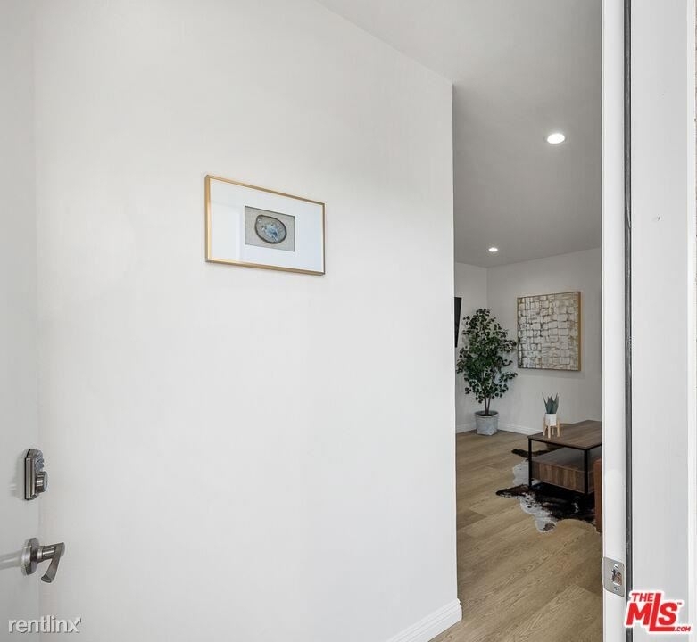 4214 Montclair St Apt 3 # # - Photo 4