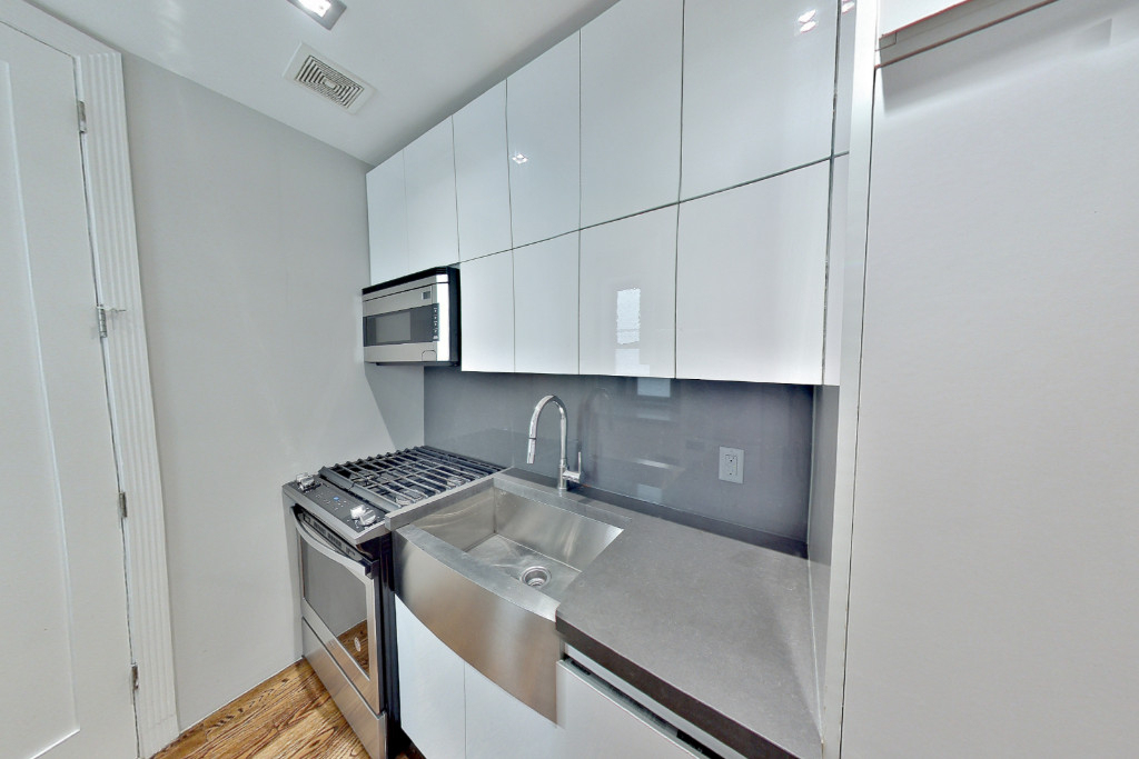 334 East 100th Street - Photo 6