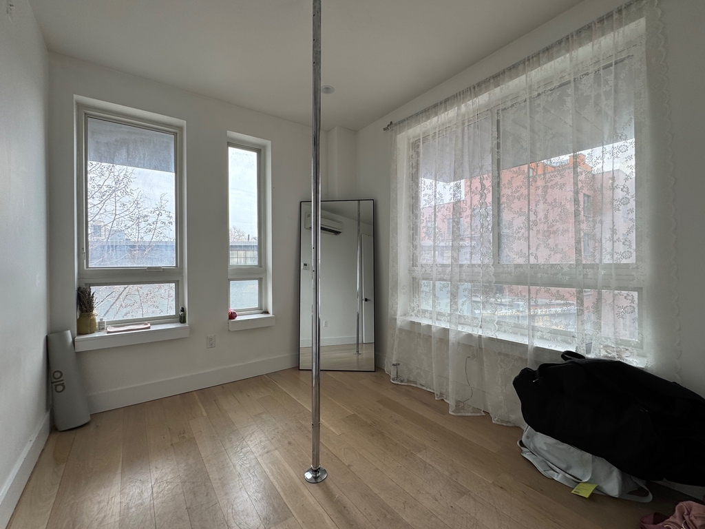 246 Johnson Avenue - Photo 5