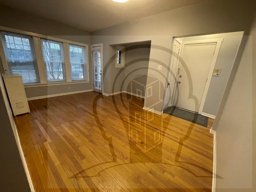 4314 North Clarendon Ave. - Photo 3