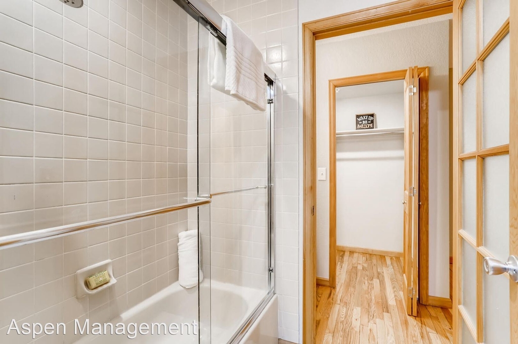 856 Walnut Street, Unit B - Photo 18