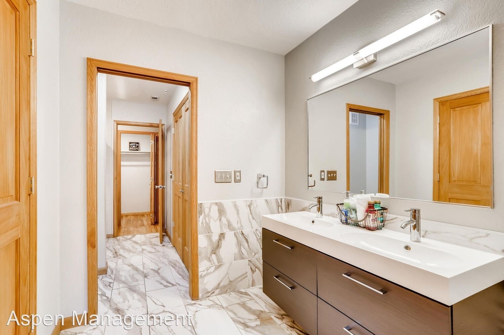 856 Walnut Street, Unit B - Photo 17