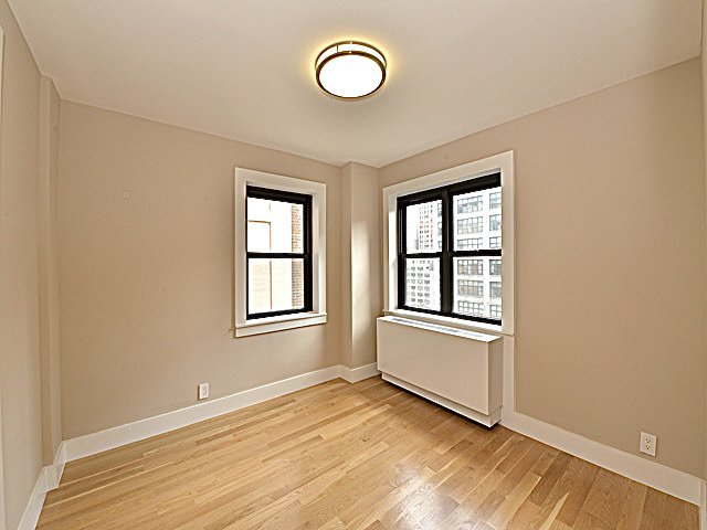 East 47th Street - Photo 5