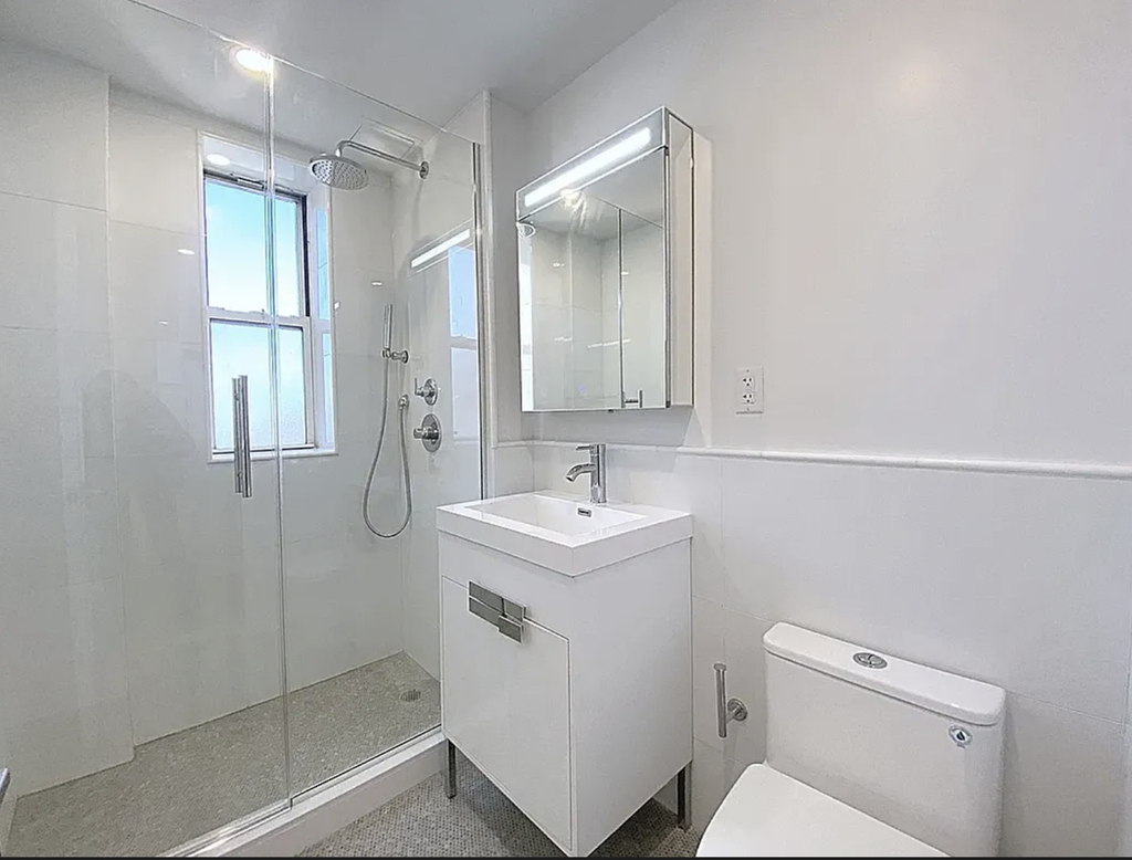 W 20th Street - Photo 3