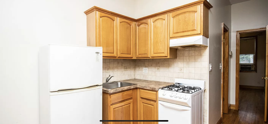 215 Franklin Street - Photo 5
