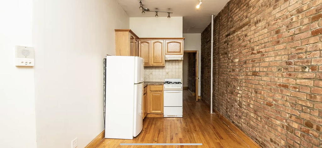 215 Franklin Street - Photo 0