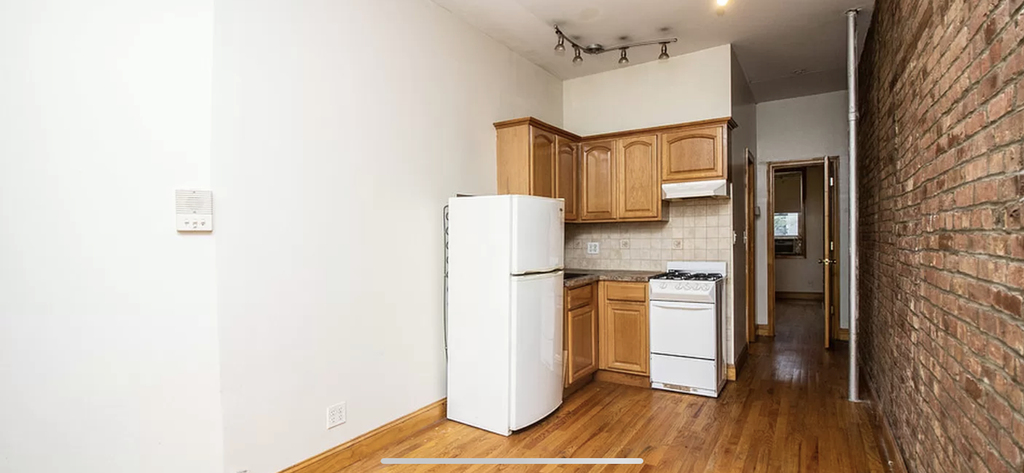 215 Franklin Street - Photo 2