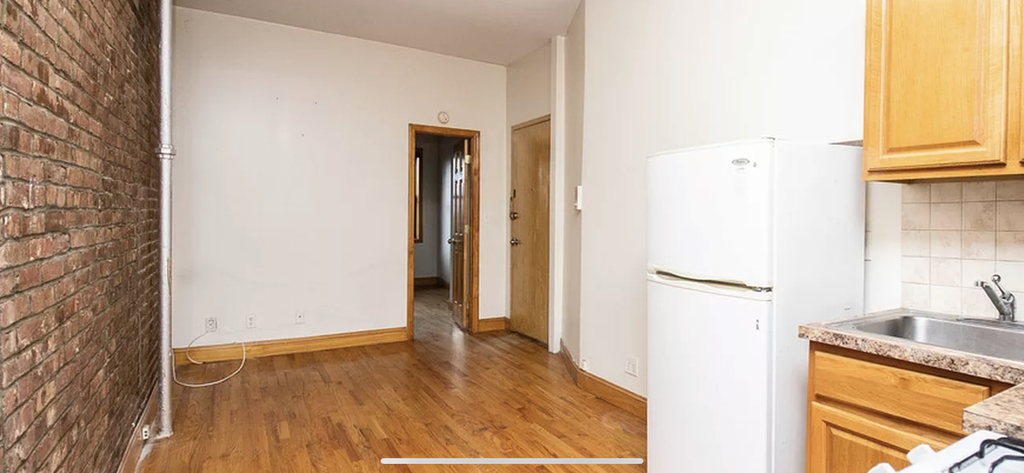 215 Franklin Street - Photo 3