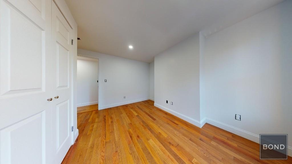 286 West 11th Street - Photo 6