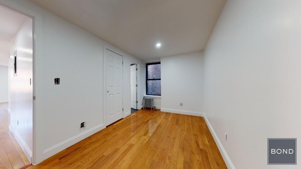 286 West 11th Street - Photo 3