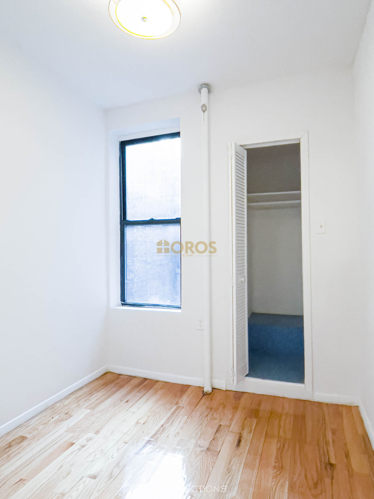 324 East 13th Street - Photo 6