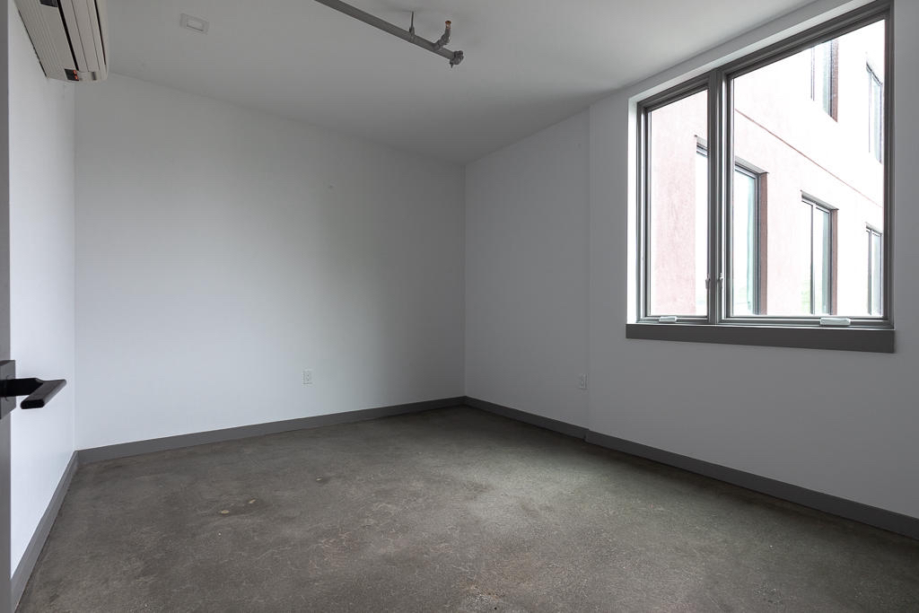 410 Tompkins Avenue - Photo 5