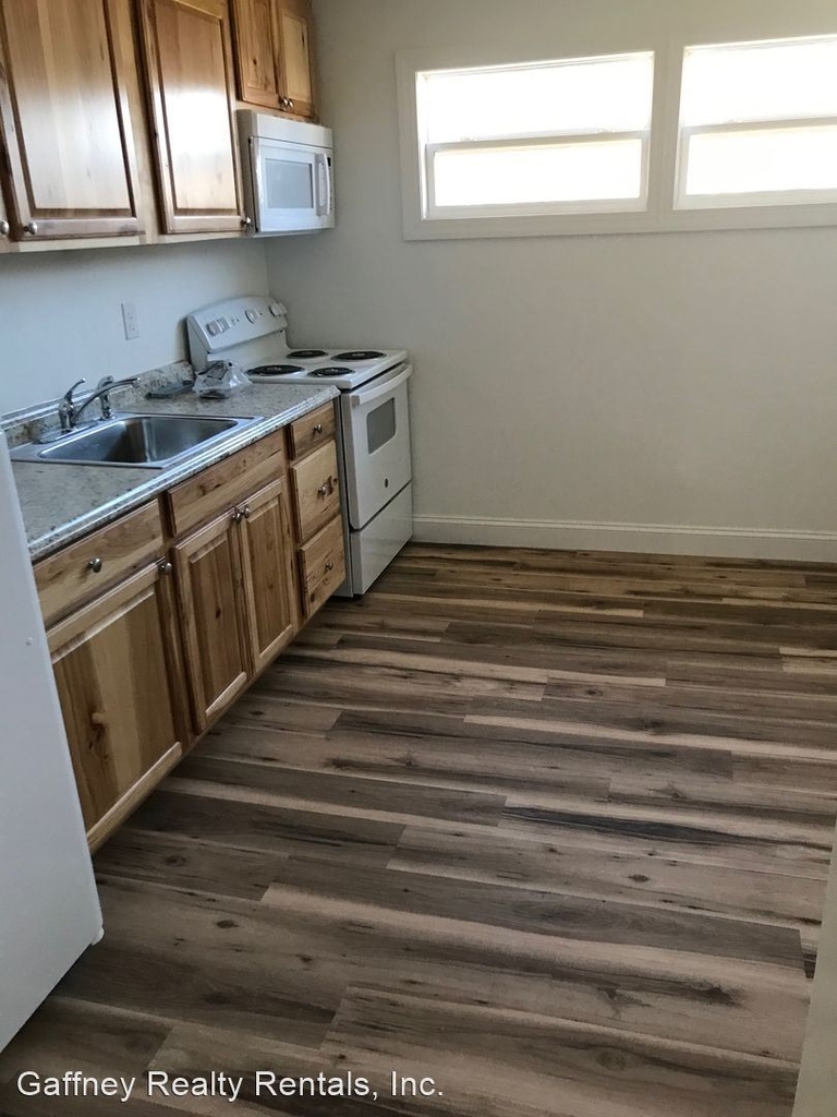 815 W. Buford St - Photo 3