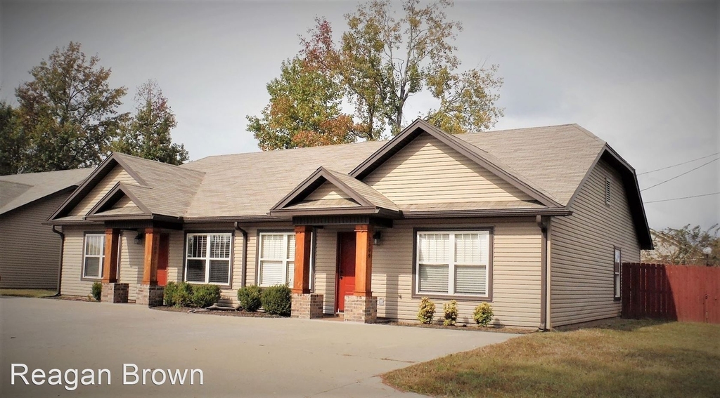 2509 Ridgecrest Drive - Photo 0
