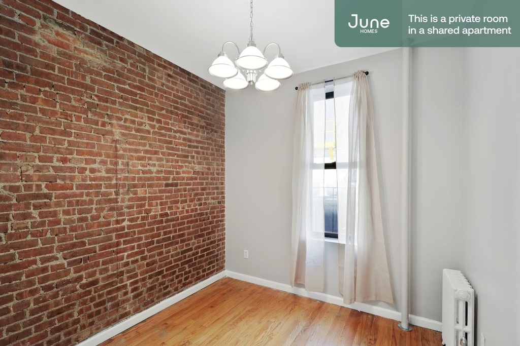 405 East 90th Street - Photo 1