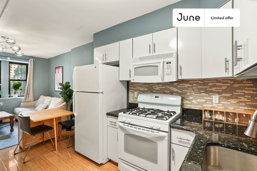 310 West 137th Street - Photo 6