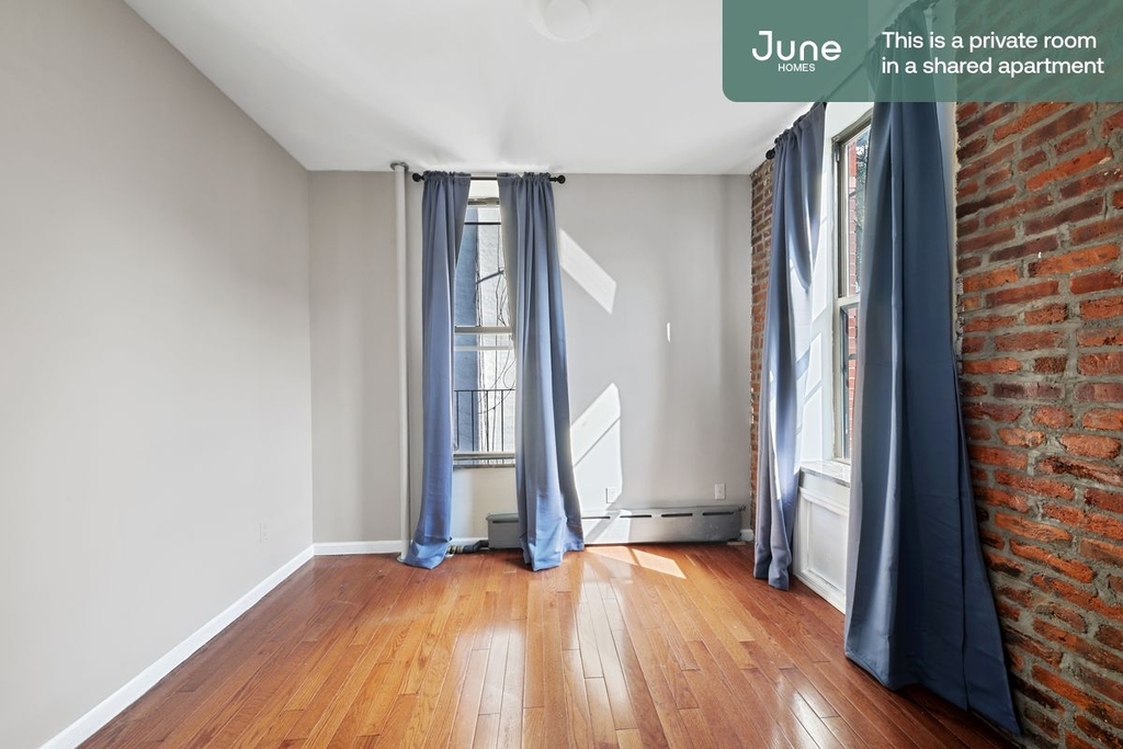 301 East 104th Street - Photo 4