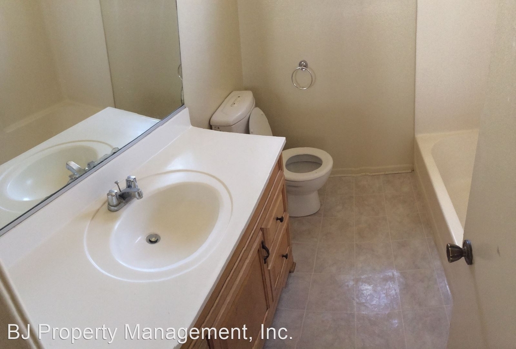 3137 W. 139th Street - Photo 2