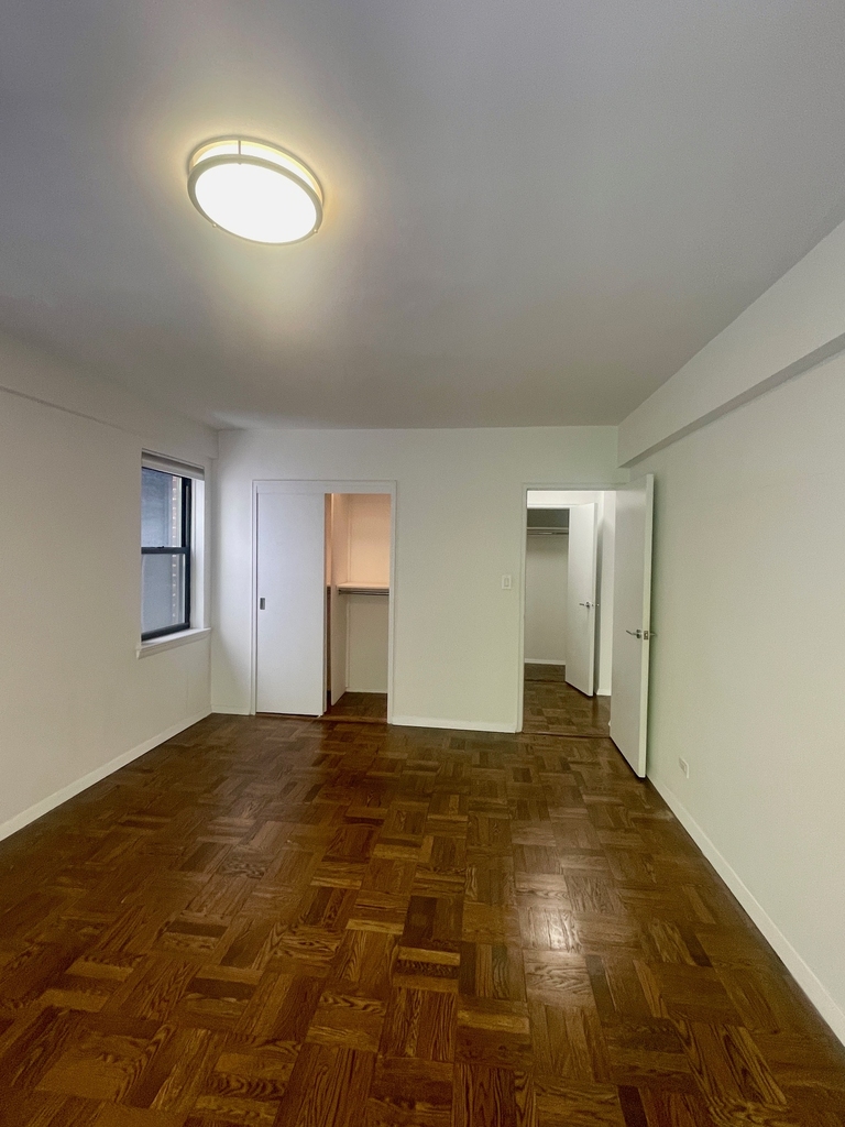 20 Beekman Place - Photo 14