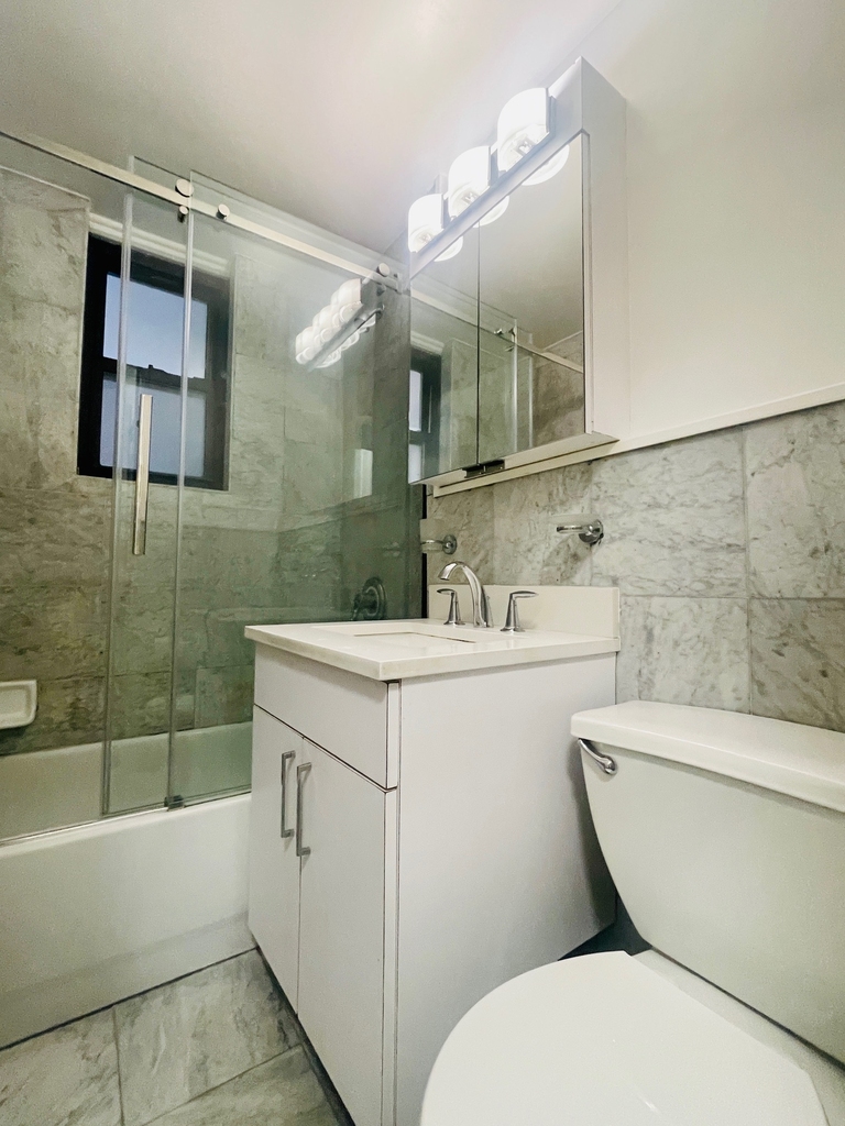 20 Beekman Place - Photo 15