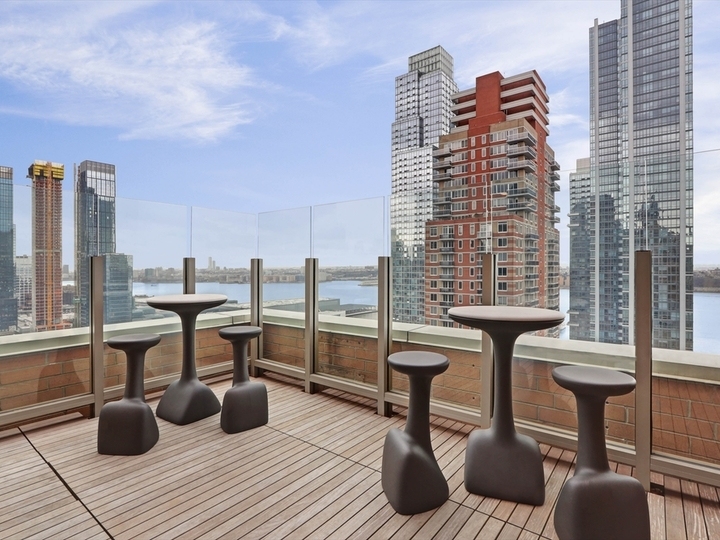 510 West 43 St - Photo 13