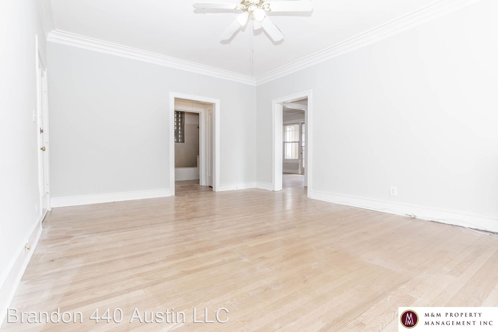 440-448 N Austin Avenue - Photo 1