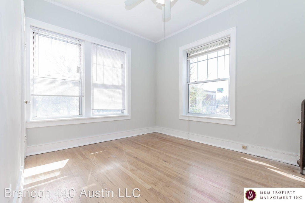 440-448 N Austin Avenue - Photo 9