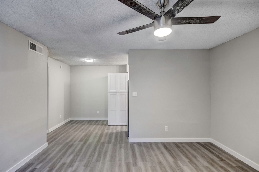17425 N. 19th Ave. - Photo 6
