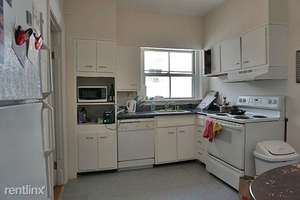 1800 Mass Ave Apt 32 - Photo 1