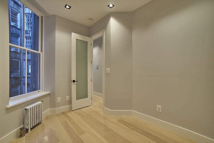 East 81st Street - Photo 11