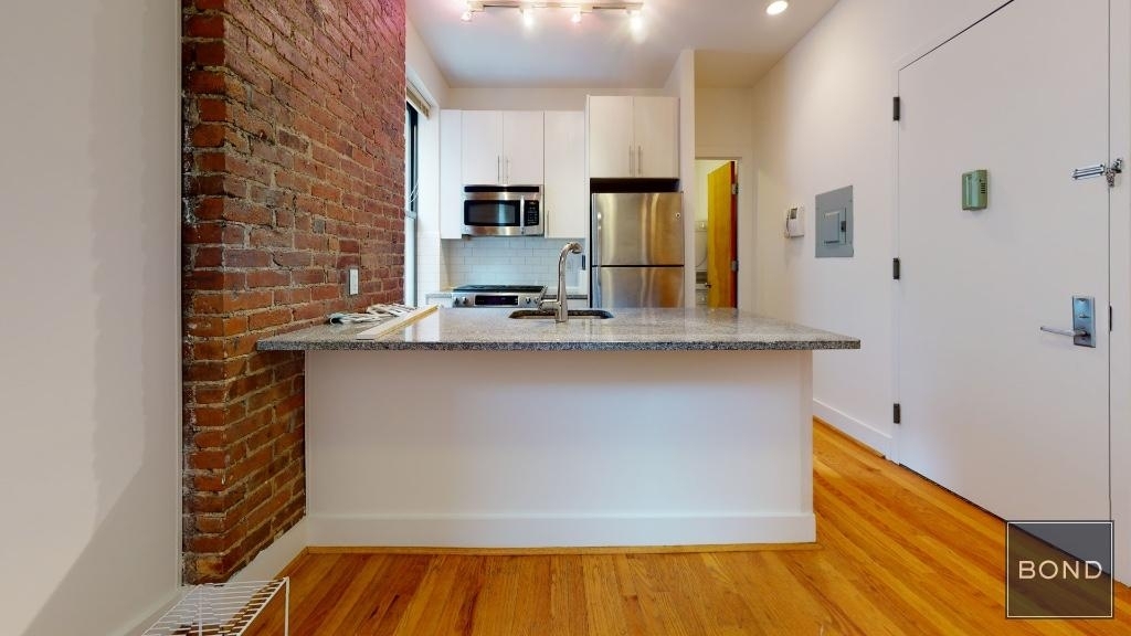 212 East 87th Street - Photo 4