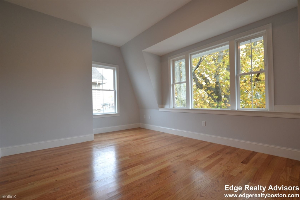 18 Murdock St Apt 3 - Photo 2