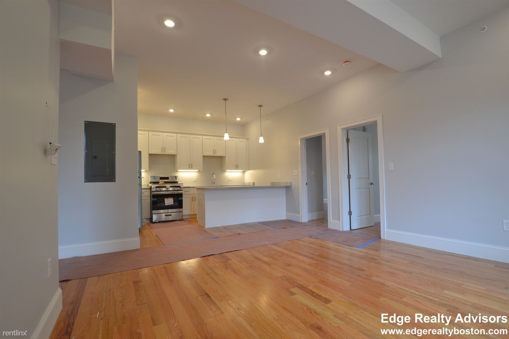 18 Murdock St Apt 3 - Photo 5