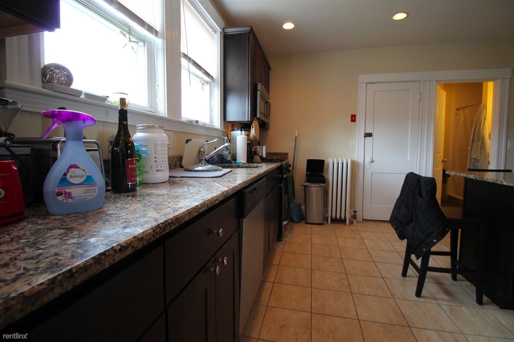 58 Atkins St Apt 1 - Photo 1