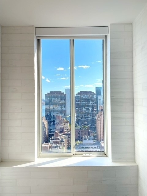 East 54th Street - Photo 11