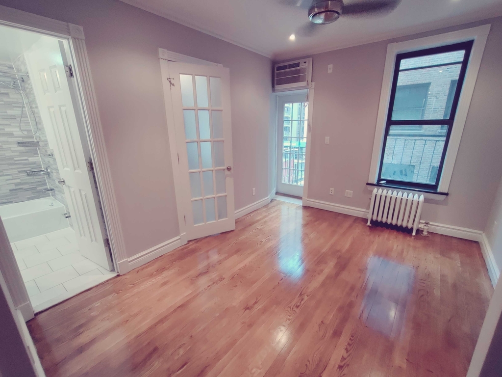 336 East 18th Street - Photo 4