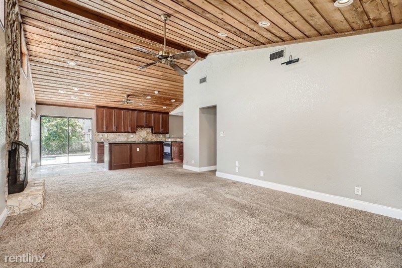 8208 Cassia Terrace - Photo 3