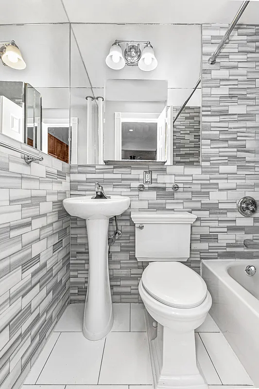 350 West 21st Street - Photo 3