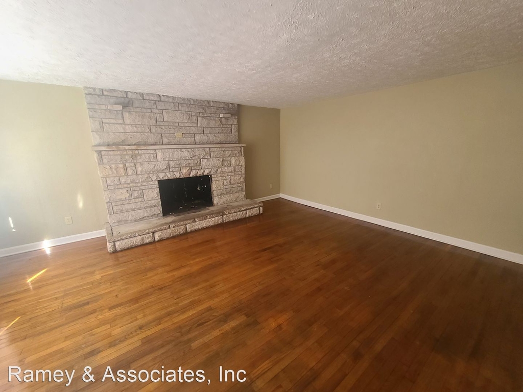 2205 S 35th St - Photo 3